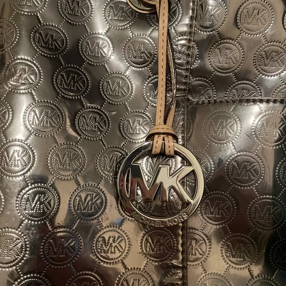 MICHAEL KORS Jet Set Logo Tote Shoulder Bag Shiny Silver Patent Leather - Picture 2 of 10